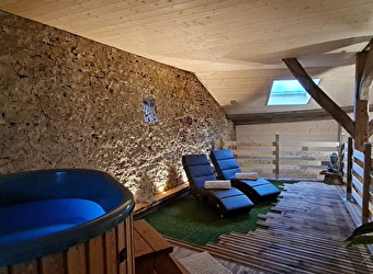 La Cabane et Spa Chez Jules - VELLEROT-LES-VERCEL