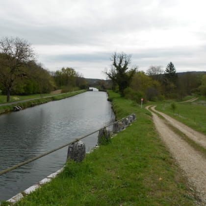 Le long de la voie romaine à Osselle