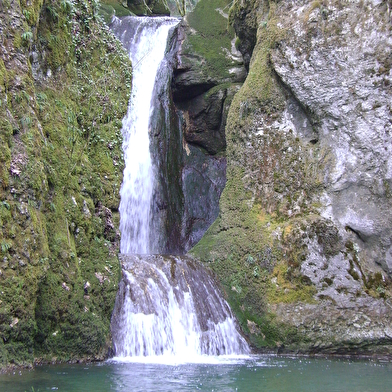 Cascade du Gour de Conche et Roche Tuffiere